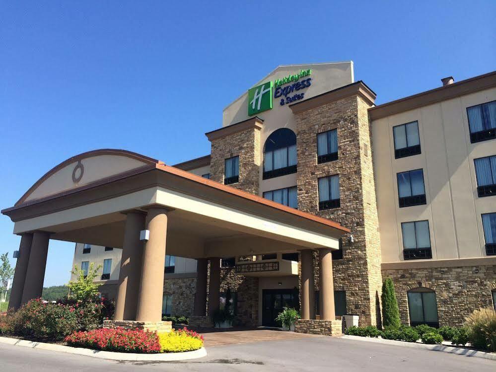 Holiday Inn Express & Suites - Cleveland Northwest, An Ihg Hotel Exterior photo